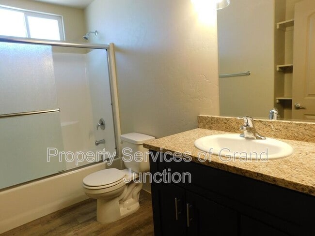 Building Photo - 592 Treviso Ct