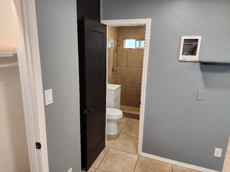 Building Photo - 715 S Pine St