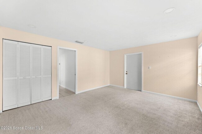 Building Photo - 247 Saldon Ln