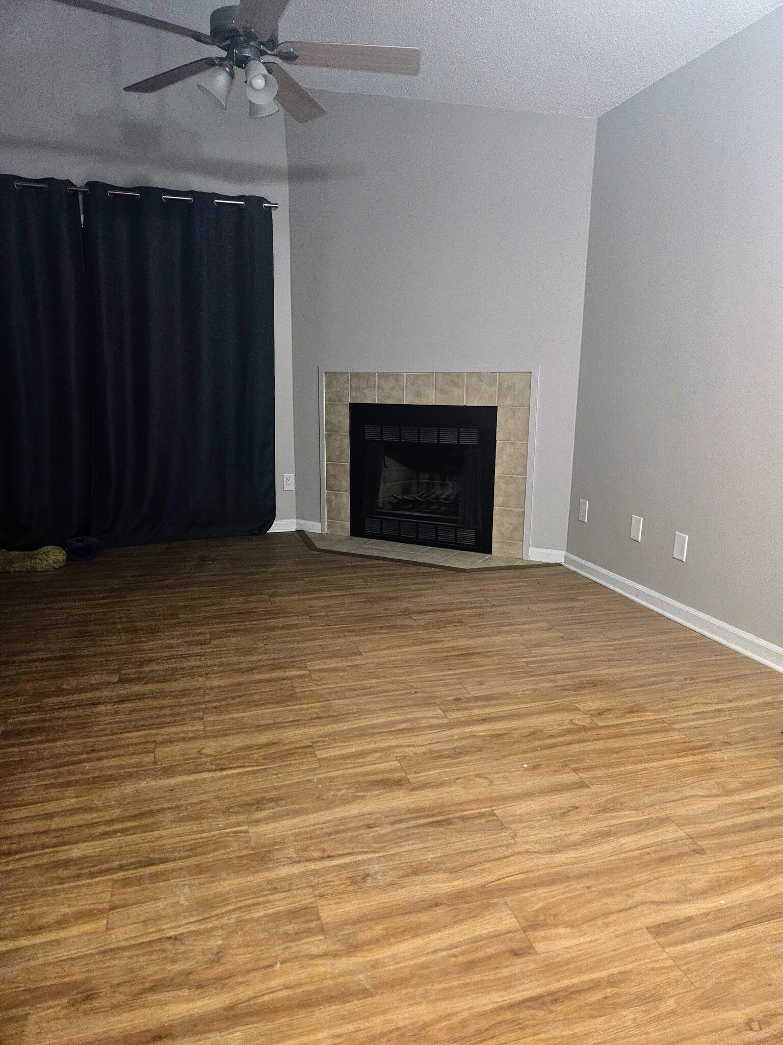 Livingroom - 8300 Plaza Gate Ln