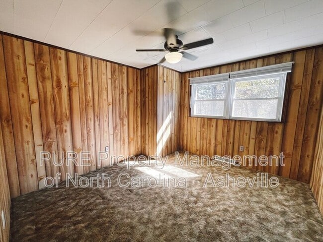 Building Photo - 53 Magic Dr