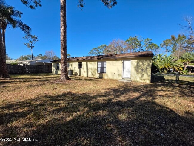 Building Photo - 2709 Julie Ln