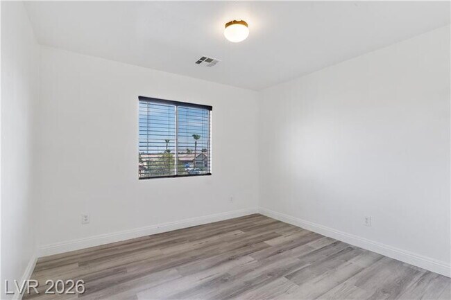 Building Photo - FREE 2 WEEK SPECIAL *excluding recurring fees* Beautiful North Las Vegas