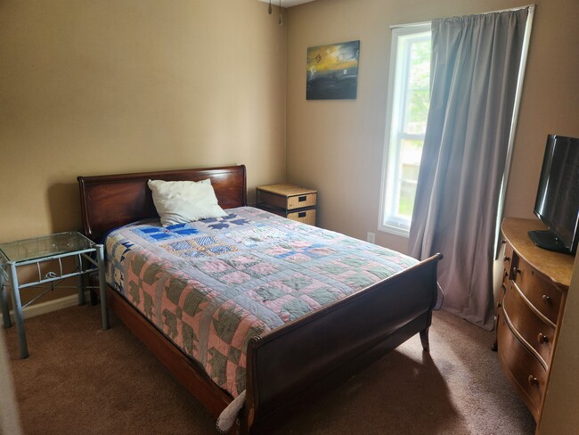 Building Photo - Unit 2