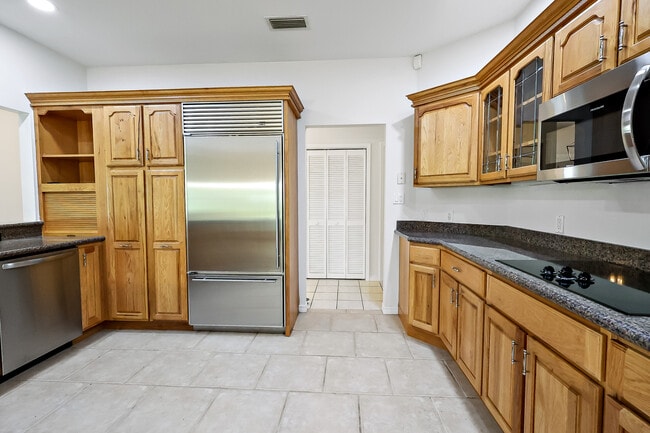 Building Photo - 410 Arrowhead Trail