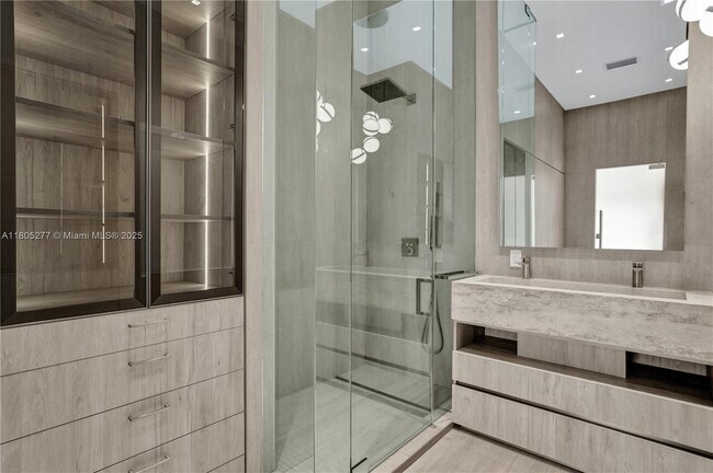 Building Photo - 3234 SW 53rd Ct