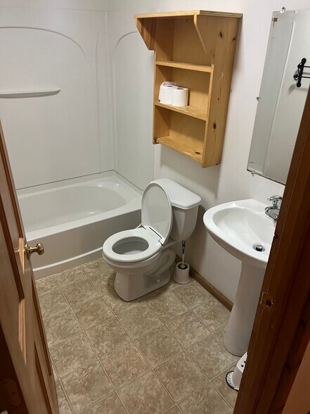 Building Photo - 615 Sandy Beach Ct