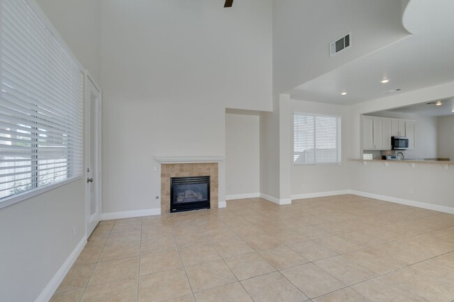 Building Photo - Beautiful 3-Bedroom Home in Silverado Ranch