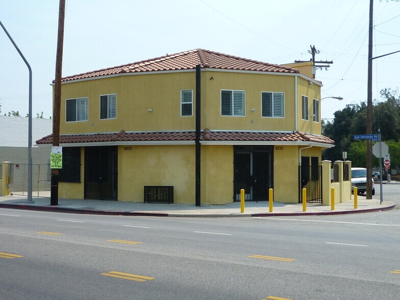 Primary Photo - 8235 San Fernando Rd