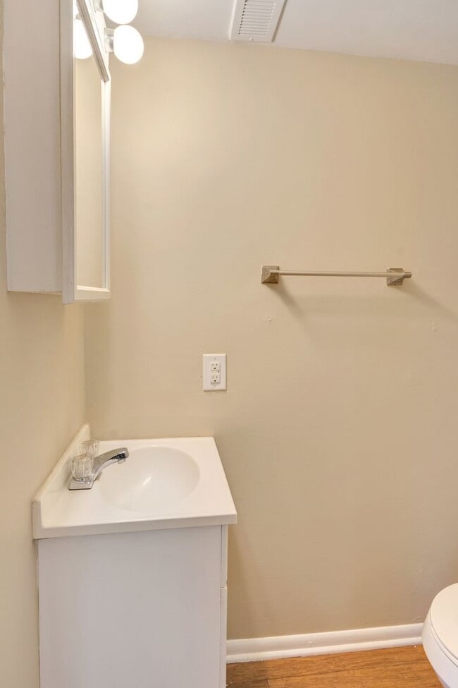 Building Photo - 2716 Gatewood Cir