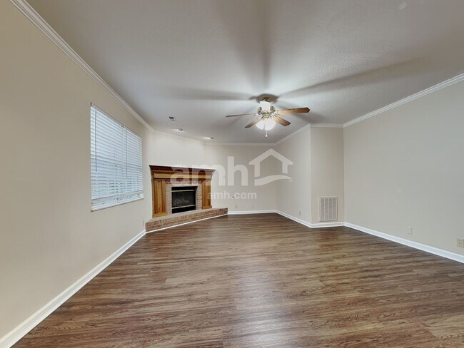 Building Photo - 1112 Oak Haven Rd