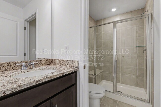 Building Photo - 5011 Rill Ct