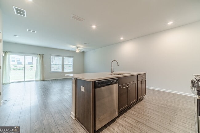 Building Photo - 1412 Villageside Ct