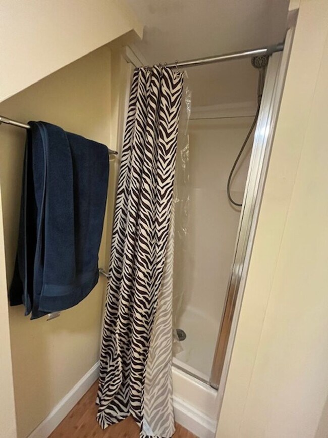Building Photo - 2 bed 2 bath Single Family Home in Bexley ...