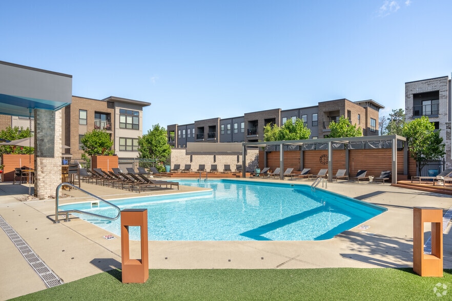 Pool - Tuller Flats
