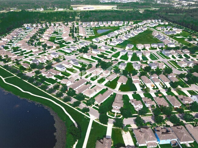 Building Photo - 3371 Roundabout Dr