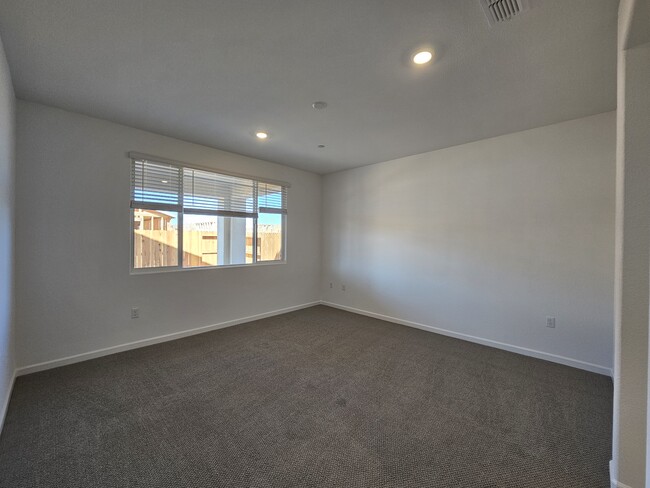 Building Photo - 7438 Chadbourne Wy