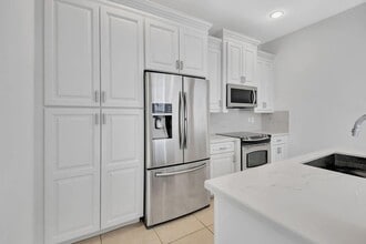 Building Photo - 838 NW 83rd Ln