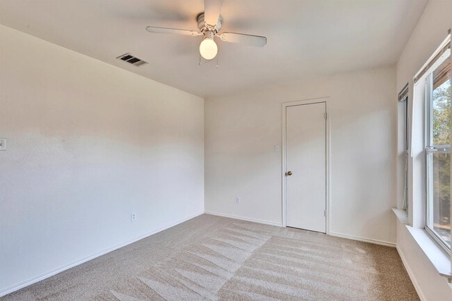 Building Photo - 5204 Bahan Dr