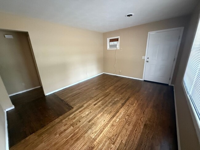 Building Photo - 2505 Rosebrier Ave