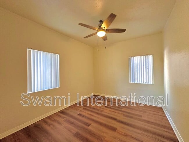 Building Photo - 2080 Chestnut Ave