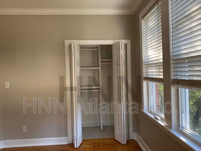 Building Photo - 872 Briarcliff Rd