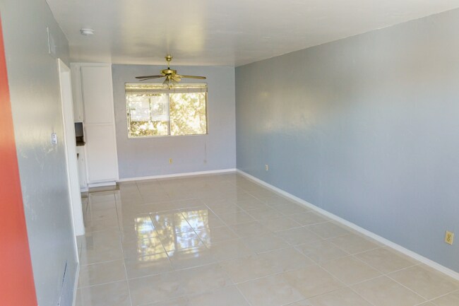 Building Photo - 335 Claydelle Ave