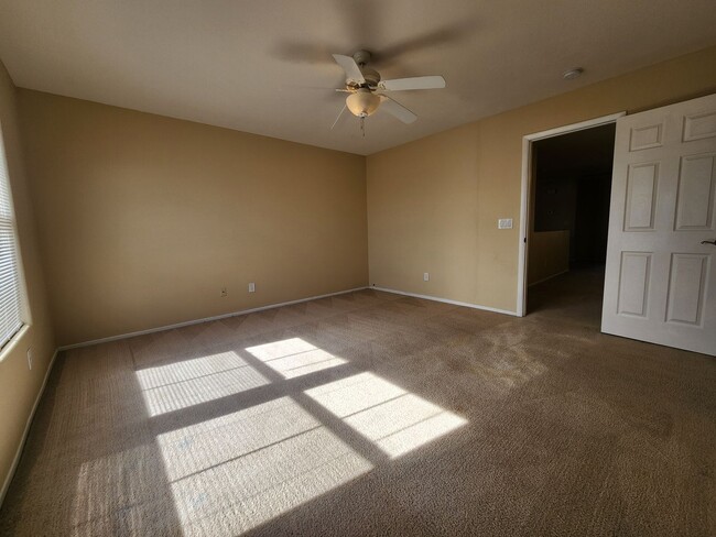 Building Photo - Spacious 4 bedroom home in North Las Vegas