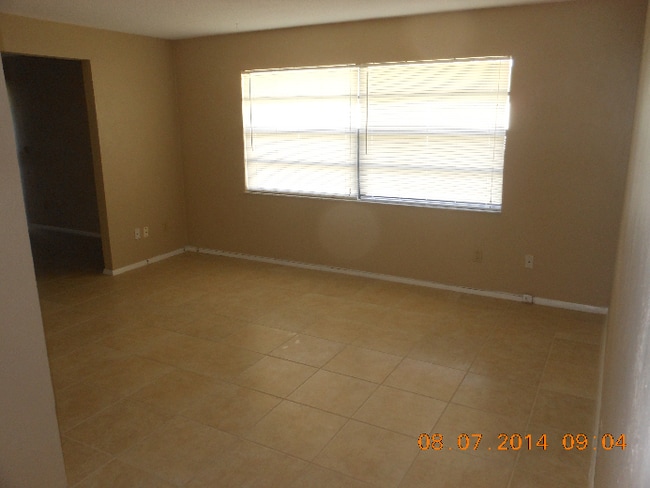 Building Photo - BEAUTIFUL 3 BEDROOM 2 BATH LOCATED IN PORT...