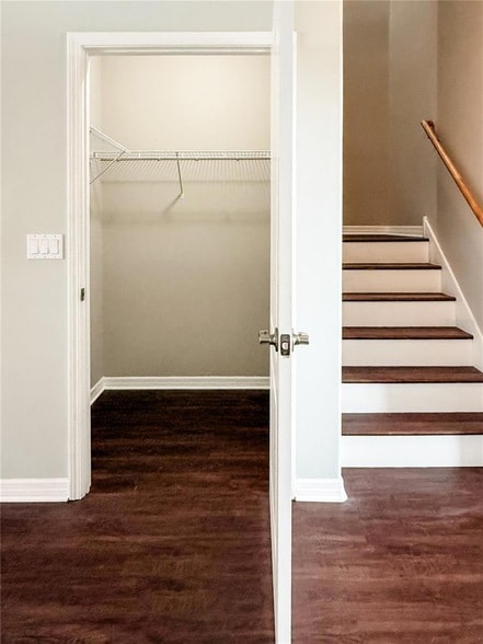 Building Photo - 10144 Arbor Run Dr