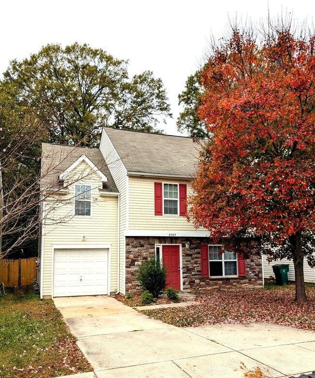 Building Photo - 2507 Anna Garrison Rd
