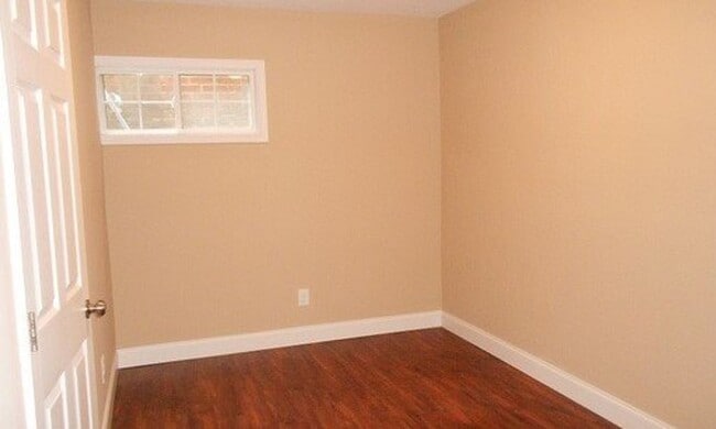 Building Photo - Two Bedroom/1 Bath Apt Johnson City TN