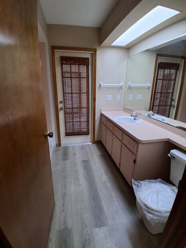 Building Photo - Centrally Located Corner Lot