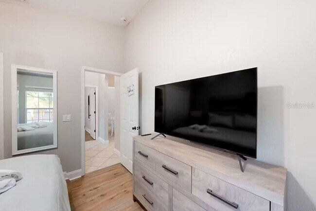 Building Photo - 102 Titan Dr