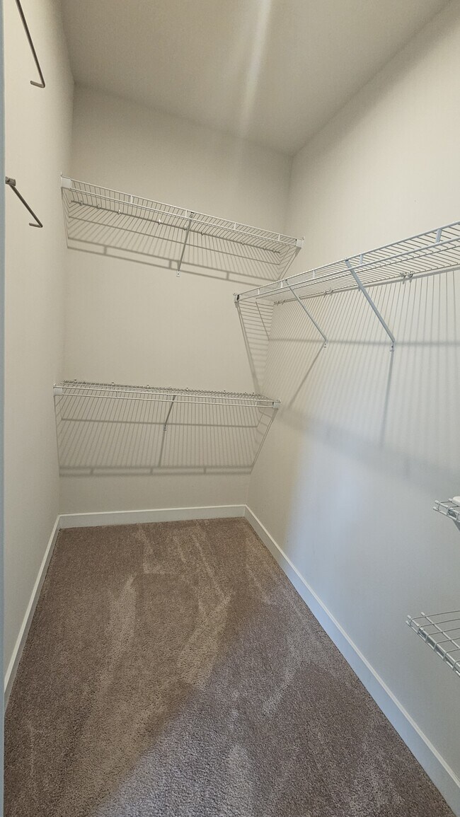 Building Photo - 549 Westport St