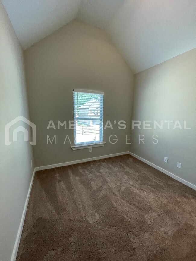 Building Photo - 286 Shiloh Creek Dr