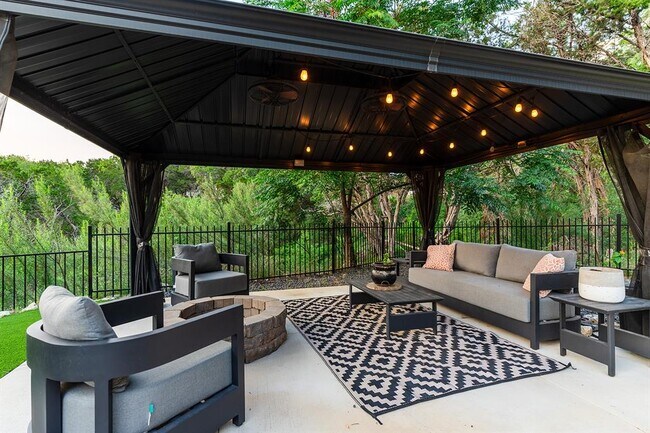 Building Photo - 20702 Post Oak Dr