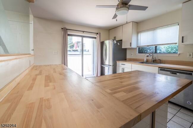 Building Photo - 221 Arrowood Way