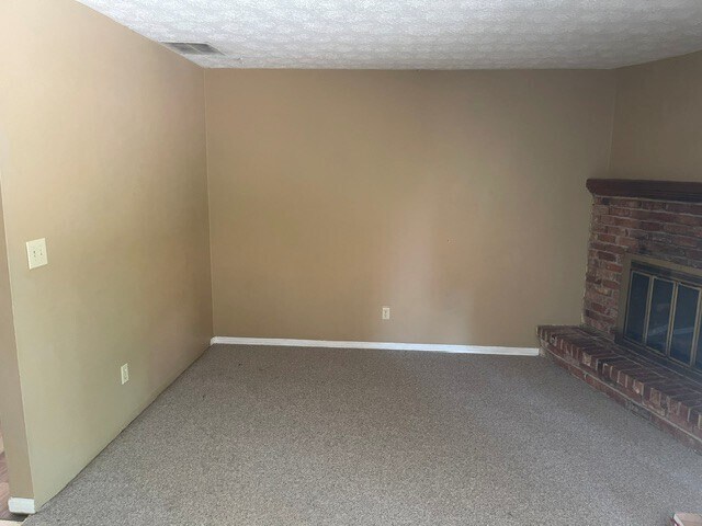 Building Photo - 2451 S Meadowbrook Ave