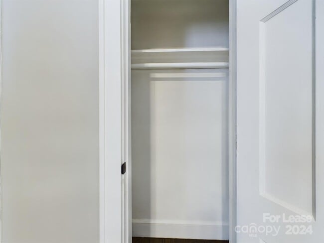 Building Photo - 618 Monroe Hwy