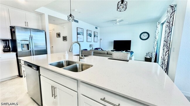 Building Photo - 15405 Green Acres Avenue Unit 2322