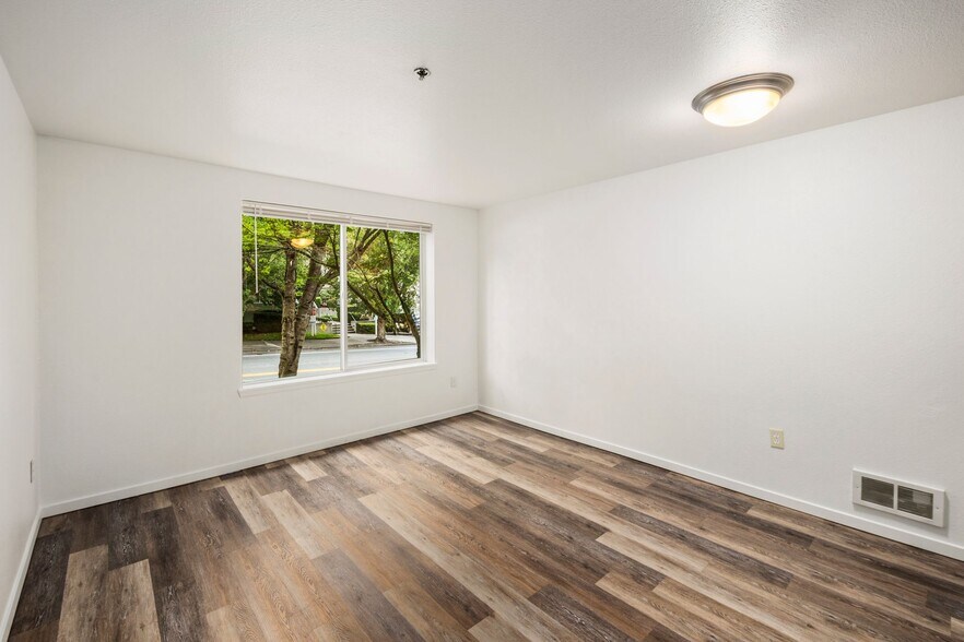 Building Photo - 8745 Greenwood Ave N APT 207,