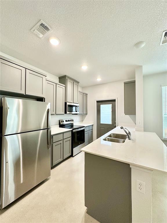 Building Photo - 2321 Ocean Ave