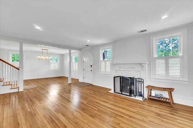 Building Photo - Historic Charm Meets Modern Elegance in Savannah’s Ardmore/Gould Estates