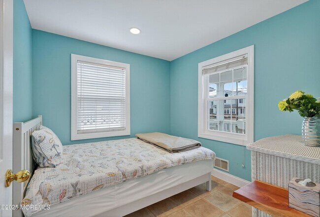 Building Photo - 19 Haddonfield Ave