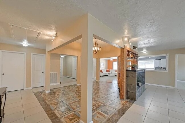 Building Photo - 10431 Odessa Dr