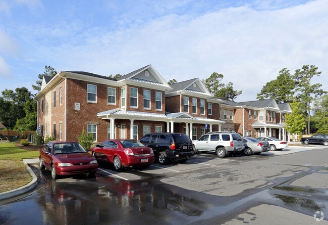 Building Photo - Lake Pointe