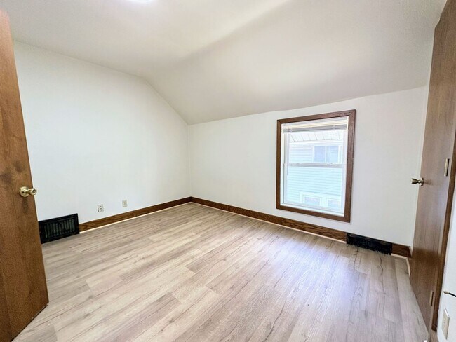 Building Photo - 1824 22nd St