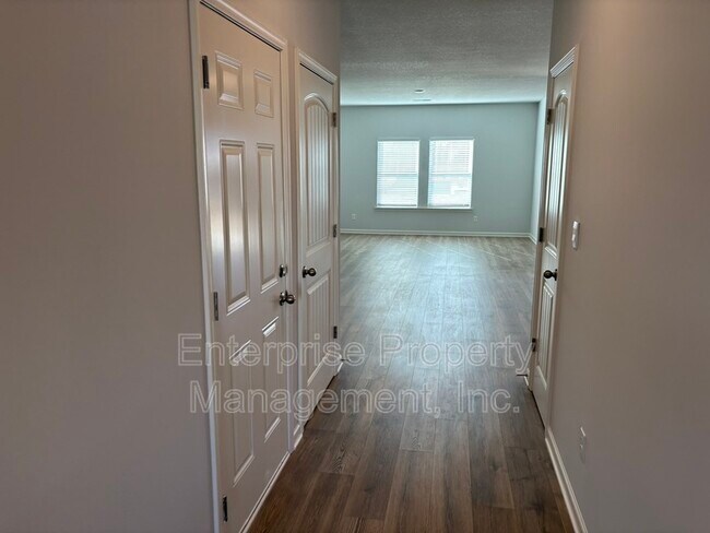 Building Photo - 230 Kipling Dr