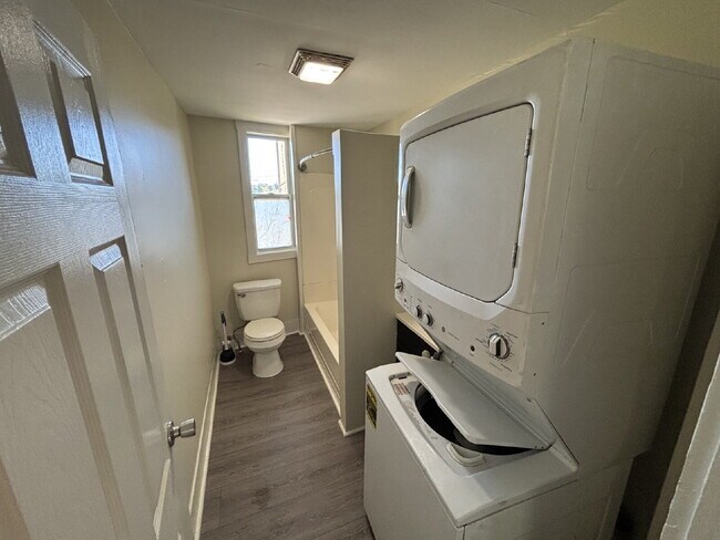Building Photo - Spacious 4BR / 2BA Sanford Apartment with Heat Included!